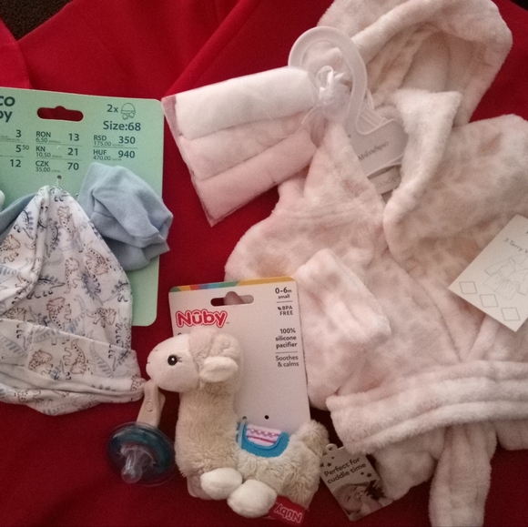 Bundle Lot Baby Gift 🎁 (NWT) - Picture 3 of 6